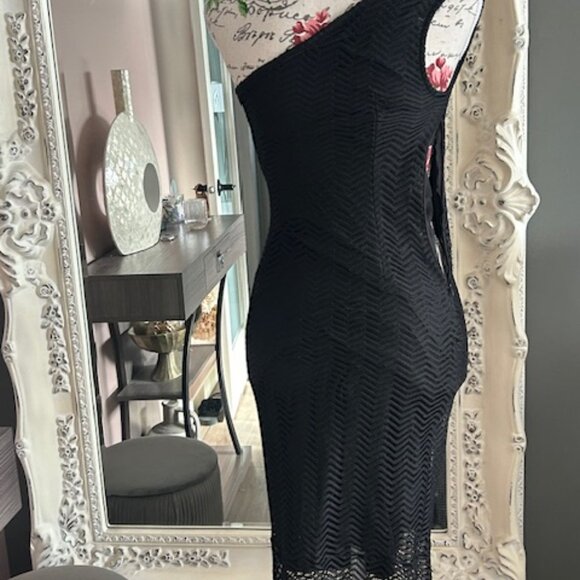 Long black dress - one shoulder size 0 - with a wavy pattern. - Picture 1 of 4